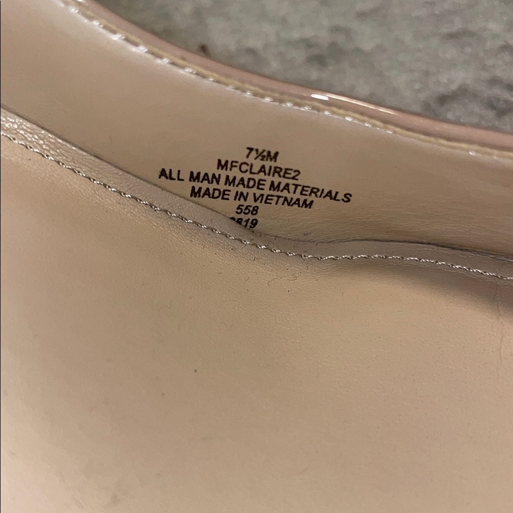 Marc Fisher Claire 2 Patent Beige Nude Women's Block Heel Pumps 7.5 - Picture 2 of 5